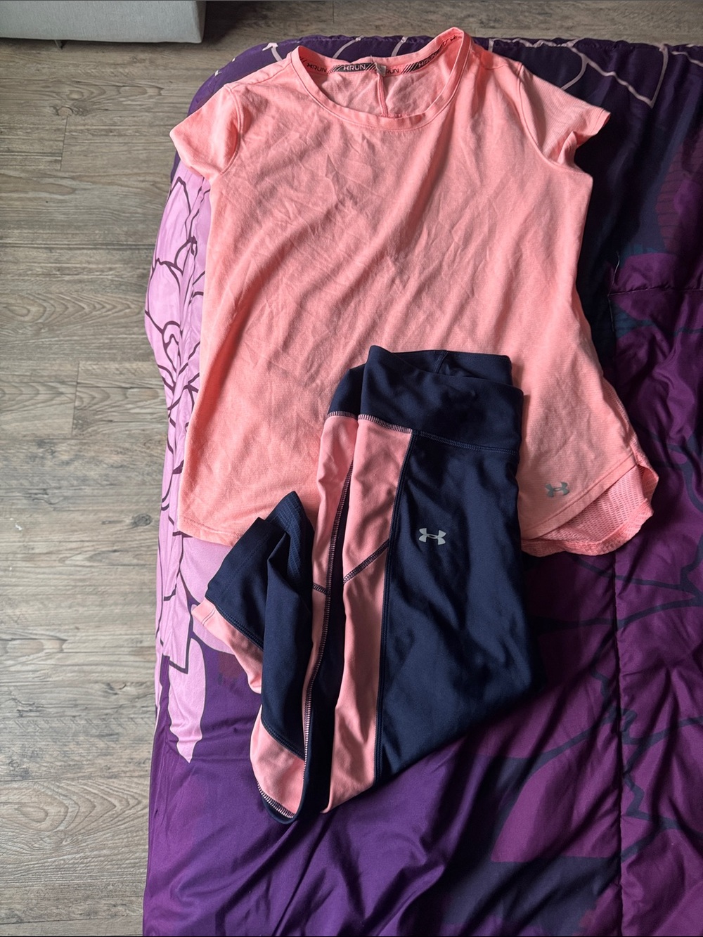 Under Armour Coral Pink workout set Short Sleeve Active Tee and capri pants